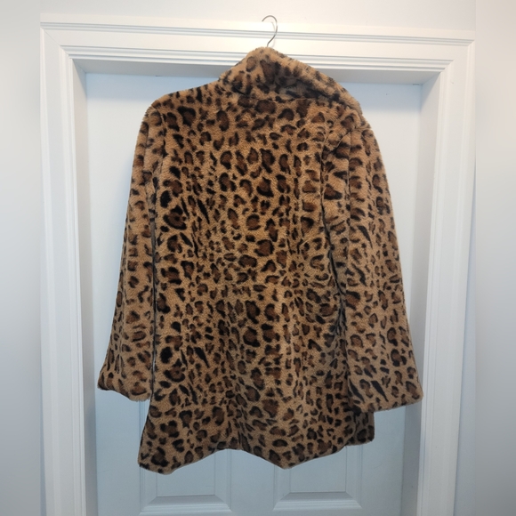 Softest ever light weight leopard jacket. - Picture 2 of 3
